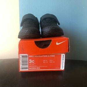 Toddler Nike sneakers